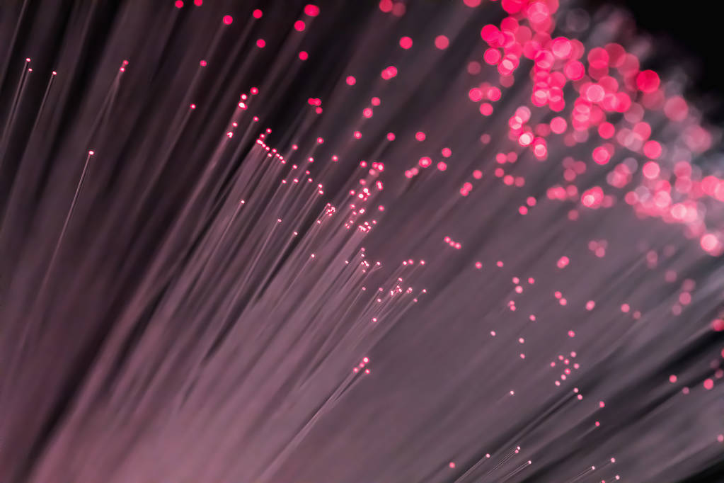 目前公司主营产品为光纤激光器、大功率光源、高温超导感应加热设备、高温超导磁控硅单晶生长设备、高温超导可控核聚变工程装备等