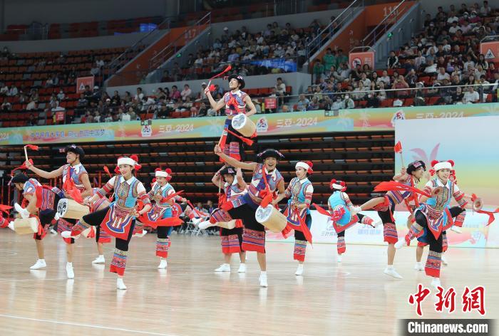 海南三亚全国性民族传统体育盛会上，云南羊头