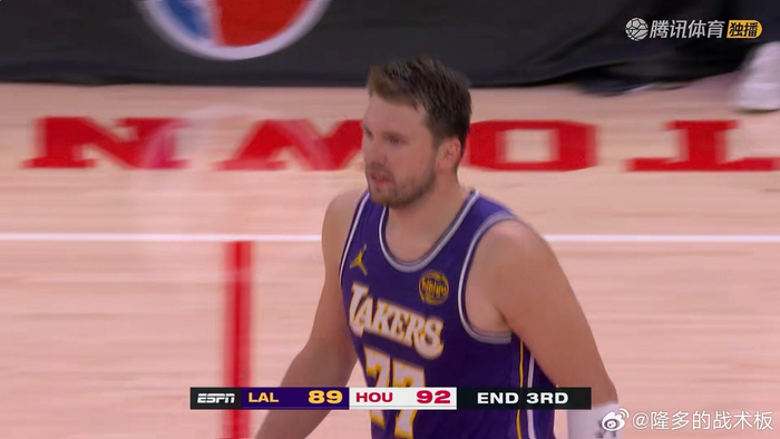 东契奇第三节爆发率队逆转湖人