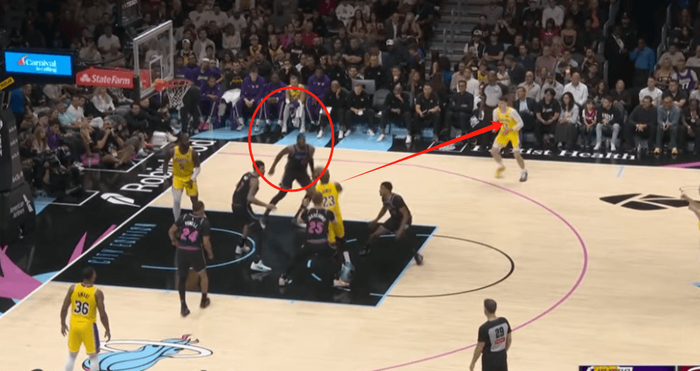 詹姆斯角色蜕变助力湖人进攻体系升级