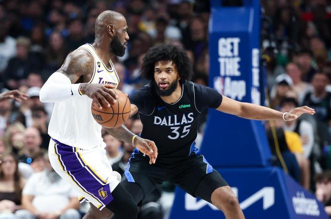 独行侠力克湖人，弗拉格45+8+9率队取胜 詹姆斯单