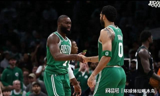 波士顿凯尔特人横扫费城76人，系列赛先拔头筹