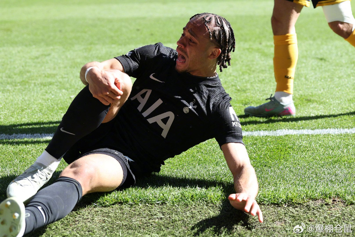 哈维-西蒙斯膝盖韧带伤势或致世界杯征程提前终