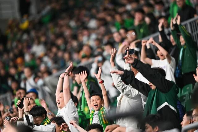 北京国安逆风翻盘3-0胜大连英博海发 拉莫斯破门